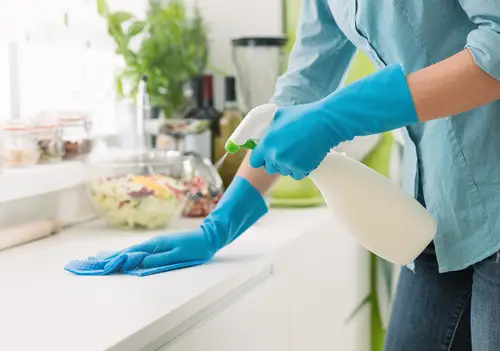ทำความสะอาดครัวง่ายๆ ไร้คราบน้ำมันบนผนังปูน